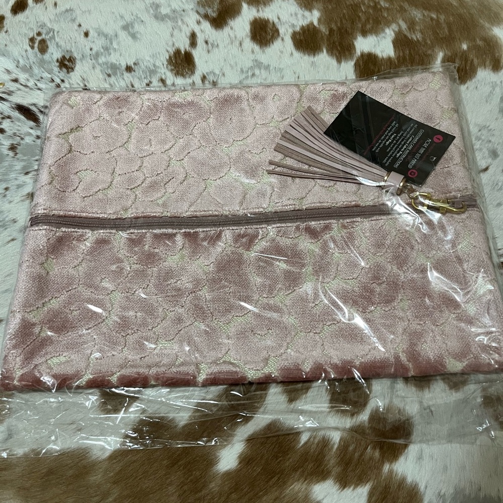 NWT Makeup Junkie size large Elegant Pink Clutch Bag